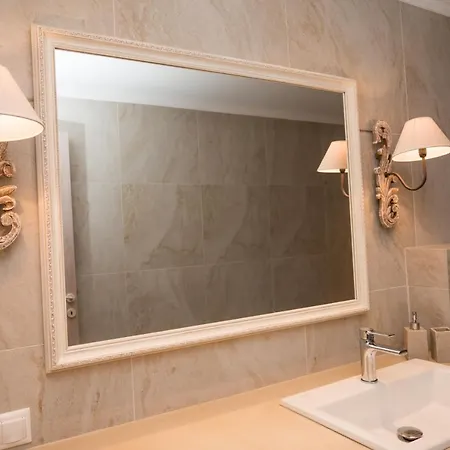 Efmar Exclusive Residences * 伊西翁