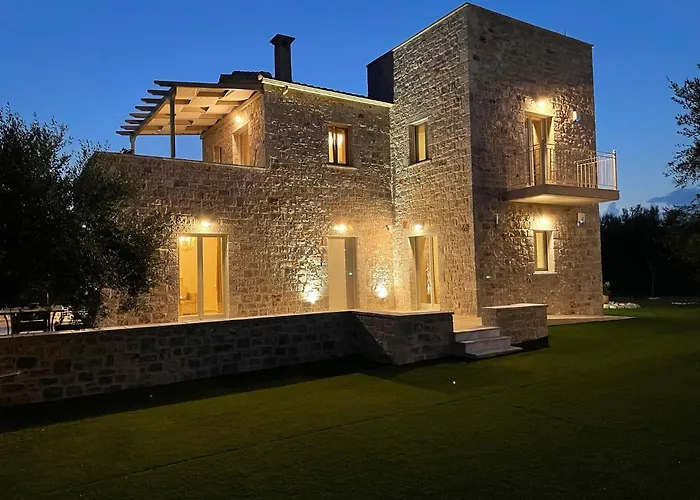 Efmar Exclusive Residences ギシオ